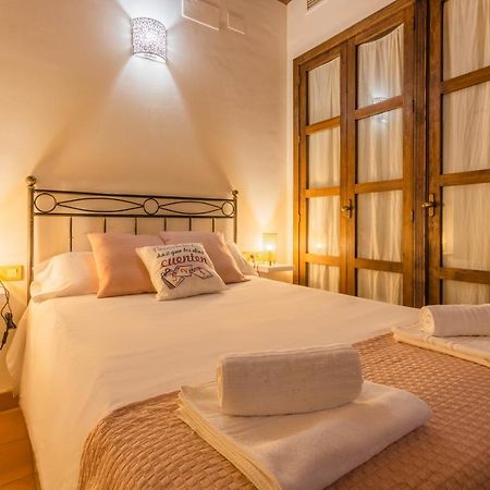 Macarena Muralla Encantada Apartment Seville Ngoại thất bức ảnh