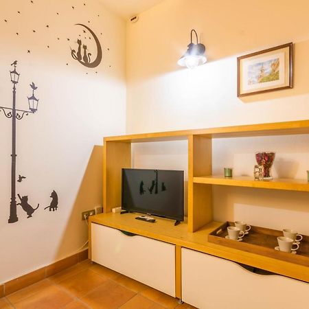 Macarena Muralla Encantada Apartment Seville Ngoại thất bức ảnh