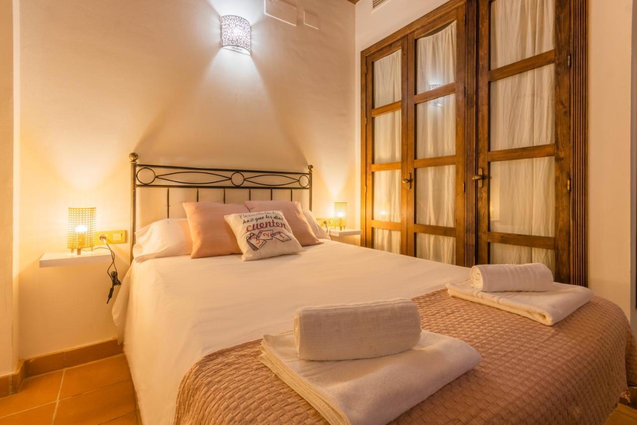 Macarena Muralla Encantada Apartment Seville Ngoại thất bức ảnh