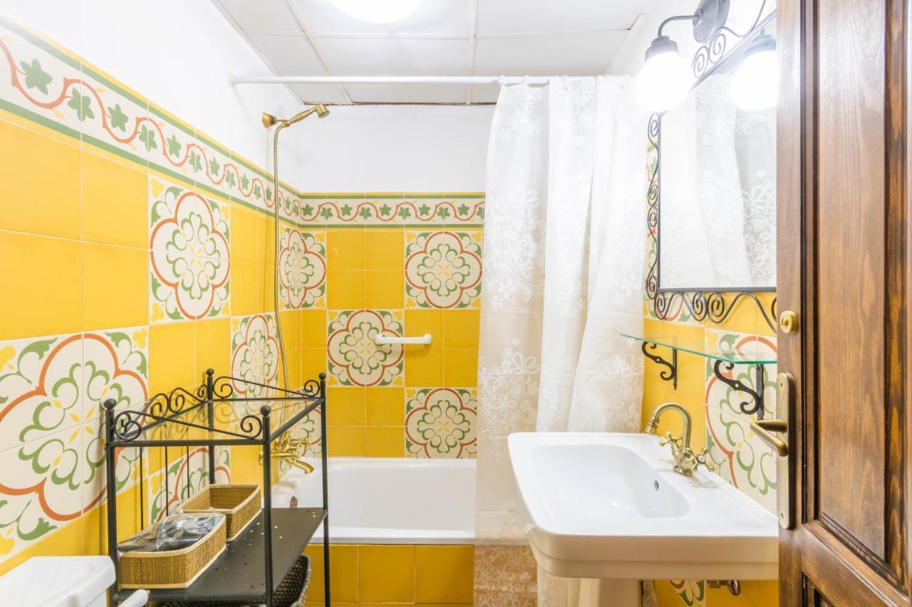 Macarena Muralla Encantada Apartment Seville Ngoại thất bức ảnh